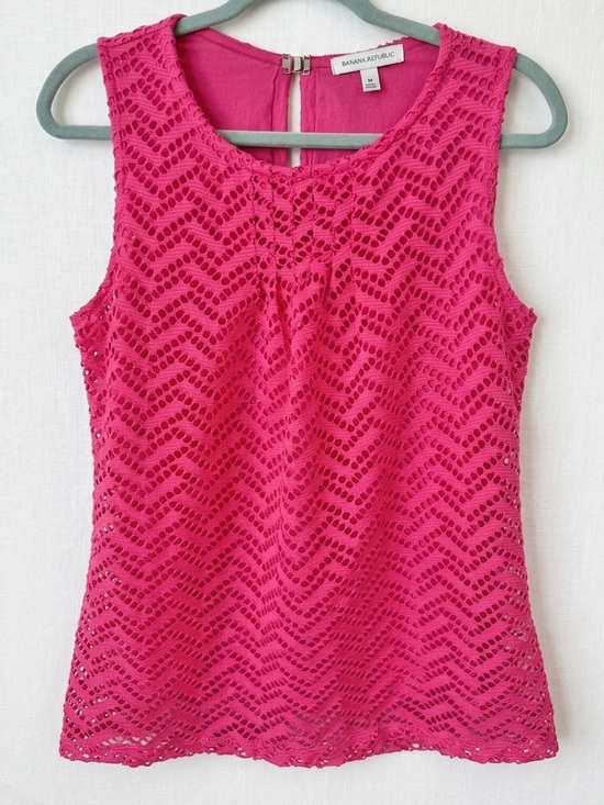 Banana Republic Tops - Banana Republic Women’s Tank Top Chevron Lace Overlay Sleeveless Hot Pink Size M